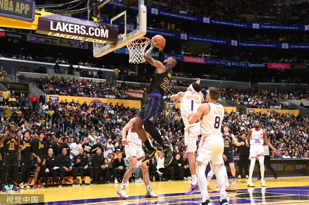 表现突出而 表现突出而