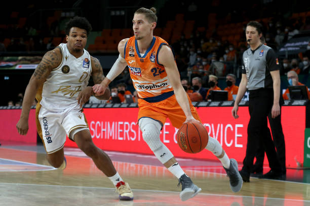 高价引援并 高价引援并