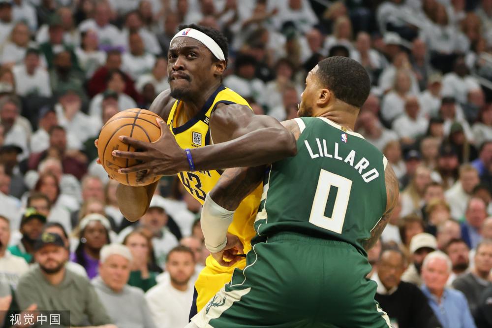 众多球迷参 众多球迷参