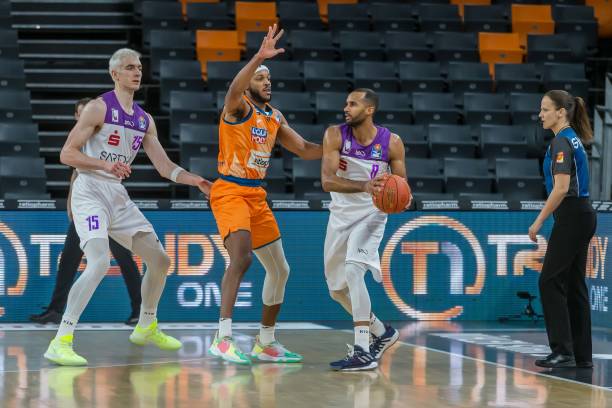 场表现不俗 场表现不俗